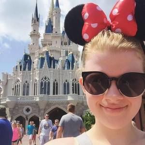 Meet your Posher, April